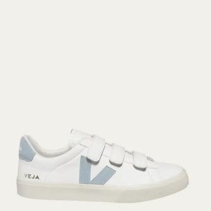 VEJA Recife logo sneaker size 7 color extra-white and steel